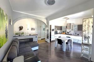 4 LOCALI A GENOVA