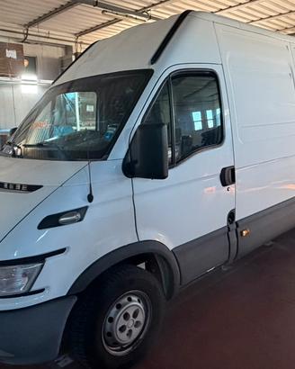 Iveco daily passo lungo