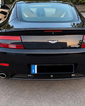 Aston Martin V8 Vantage 4.7 – 426 CV – 3.200 Km –