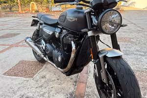 Triumph speed twin 1200