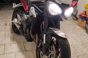 Triumph street triple r 