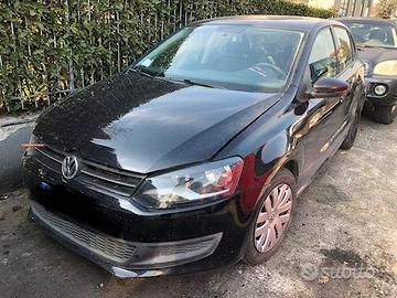 VOLKSWAGEN POLO 2014