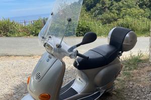Vespa Piaggio ET4 125