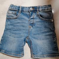 Pantaloncino di jeans bambino "Zara".