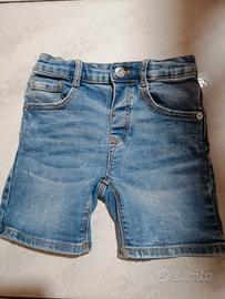 Pantaloncino di jeans bambino "Zara".