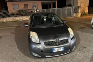 TOYOTA YARIS 1.0 BENZINA
