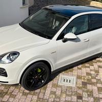 PORSCHE CAYENNE COUPE E-HYBRID FULL