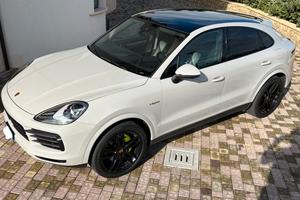 PORSCHE CAYENNE COUPE E-HYBRID FULL