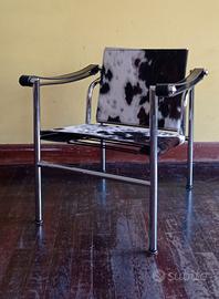 Poltroncina LC1 in pelo maculato MDF ITALIA
