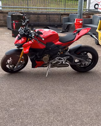 moto Ducati streetfighter v4s