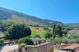 Rustico / Casale di 180 m² con più di 5 locali a S