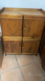Mobile in legno