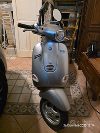 Piaggio Vespa ET4 150
