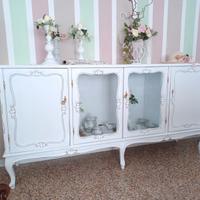 credenza rifatta in stile shabby 