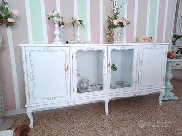 credenza rifatta in stile shabby 