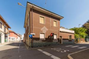 VILLA SINGOLA A LAINATE