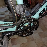 bici da corsa Bianchi cambio elettronico 