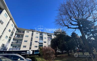 4 LOCALI CON BOX AUTO