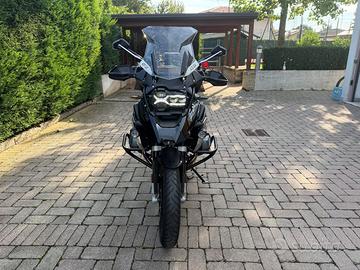 BMW R 1250 GS TRIPLE BLACK DA VETRINA