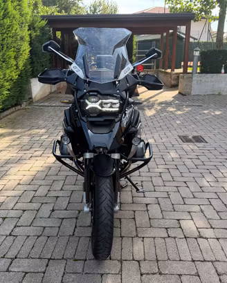 BMW R 1250 GS TRIPLE BLACK DA VETRINA