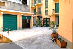 Box indipendente in pieno centro (via Cavour)
