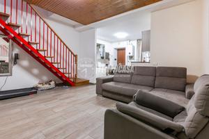 3 LOCALI RISTRUTTURATO IN CORTE CON BASSE SPESE !