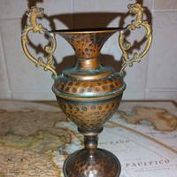 Anfora biansata in rame martellato manici ottone