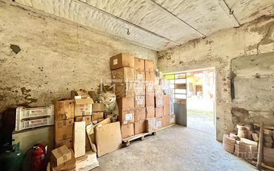 Rustico da ristrutturare in corte - Lonate Pozzolo
