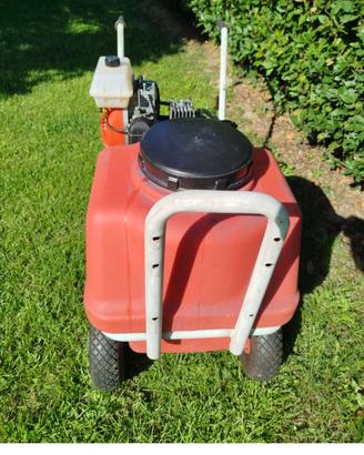 Carrello irroratore con motopompa