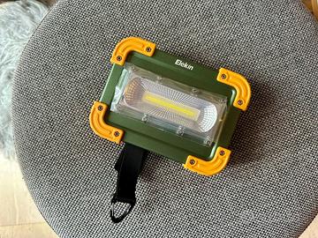 Lampada LED da Lavoro - Ricaricabile - Impermebile