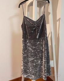 vestito grigio in velluto