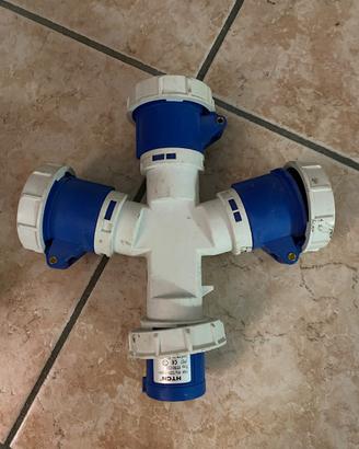 Presa corrente  tripla 220 v
