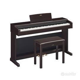 Yamaha YDP-144 con panca PJ18 come nuovo mai usato
