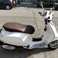 Vespa Primavera 125 Bianca