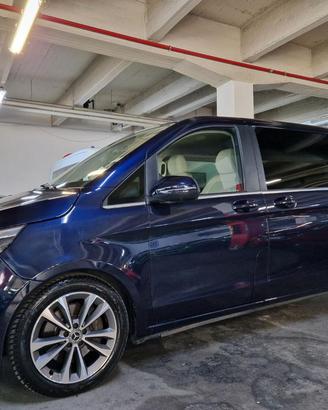 MERCEDES-BENZ V 220 DIESEL PREMIUM EXTRALONG 8 P