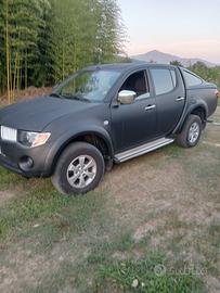 Mitsubishi L-200