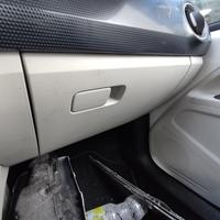Cassetto portaoggetti VOLKSWAGEN UP! del 2017