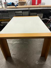 Tavolo da pranzo in legno