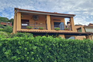 Unita' abitativa in villino trifamiliare