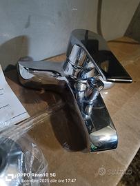 rubinetto vasca con attacco doccia