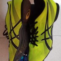 scarpe da atletica chiodate
