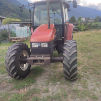 Trattore agricolo
