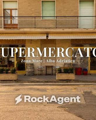 Attività / Licenza di 175 m² con 1 locale a Alba A