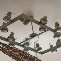 Lampadari e binari elettrici