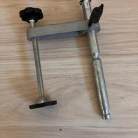 Morsetto Dewalt per seghetto sega troncatrice