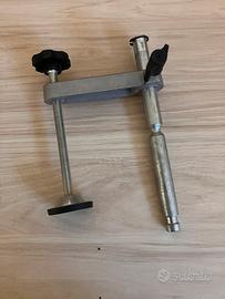 Morsetto Dewalt per seghetto sega troncatrice