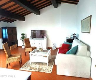 Casa indipendente a Carmignano, 5 locali