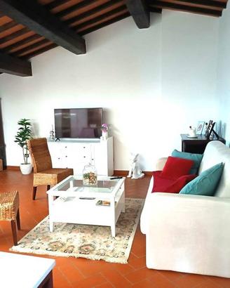 Casa indipendente a Carmignano, 5 locali