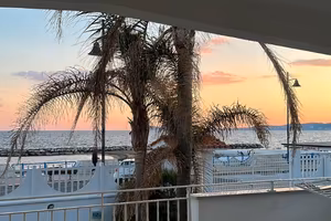 Appartamento fronte e vista mare