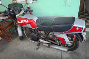 moto suzuki